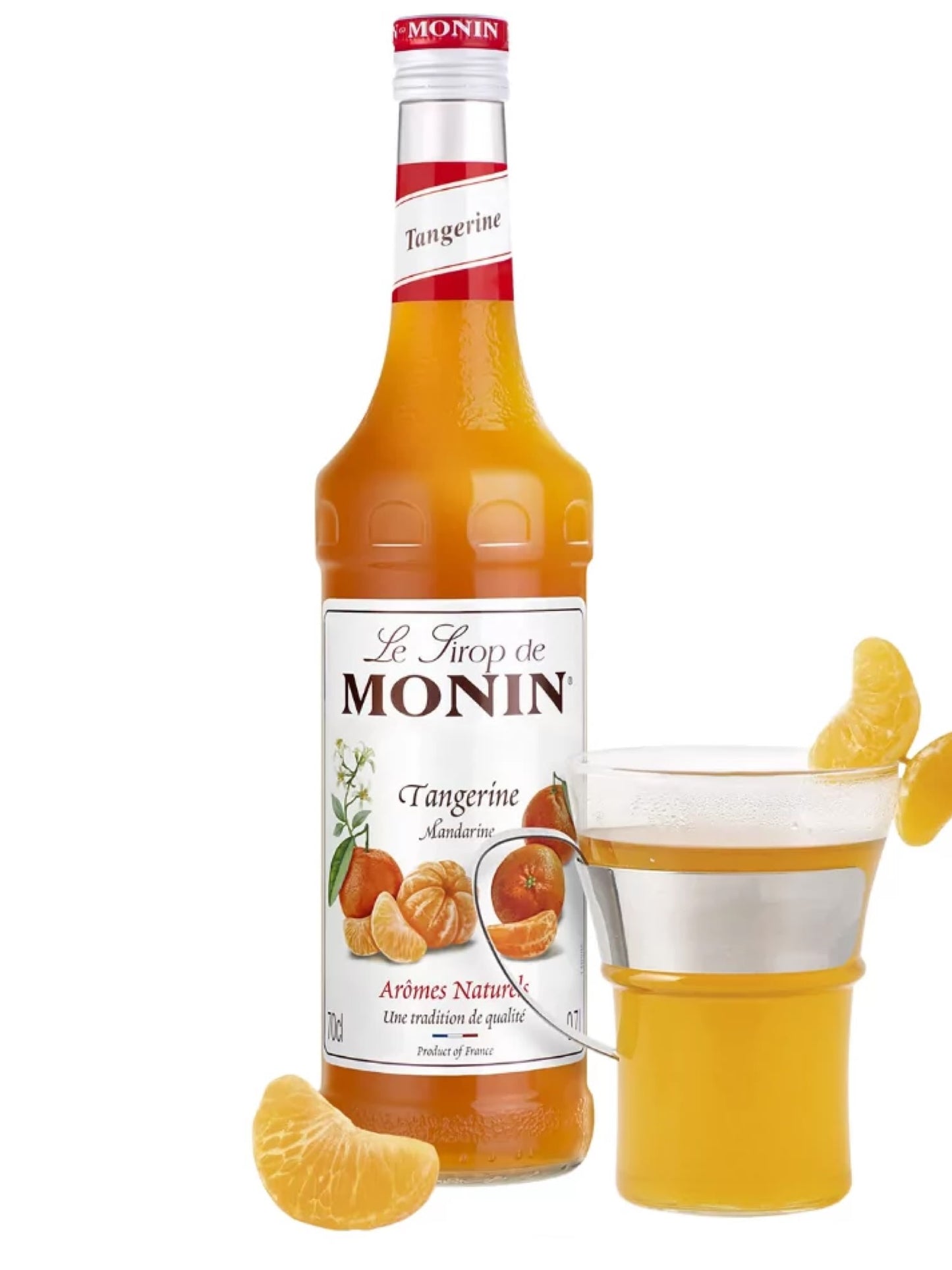 Flasche mit Monin Mandarinensirup, ideal um einen frischen, zitrusartigen Geschmack hinzuzufügen