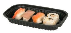 Sushi bakke 400 – praktisk og hygiejnisk serveringsbakke i sort plast, ideel til takeaway eller præsentation af sushi og småretter.