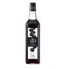 1883 Brombær Sirup – fyldig og frugtig sirup med dybe brombærnoter, ideel til cocktails, mocktails og desserter.