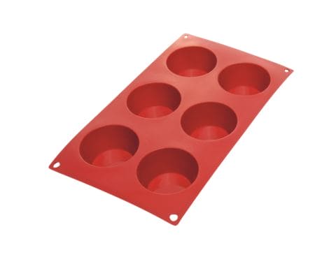 Rød silikoneform til muffins – fleksibel og varmebestandig bageform med plads til flere muffins.