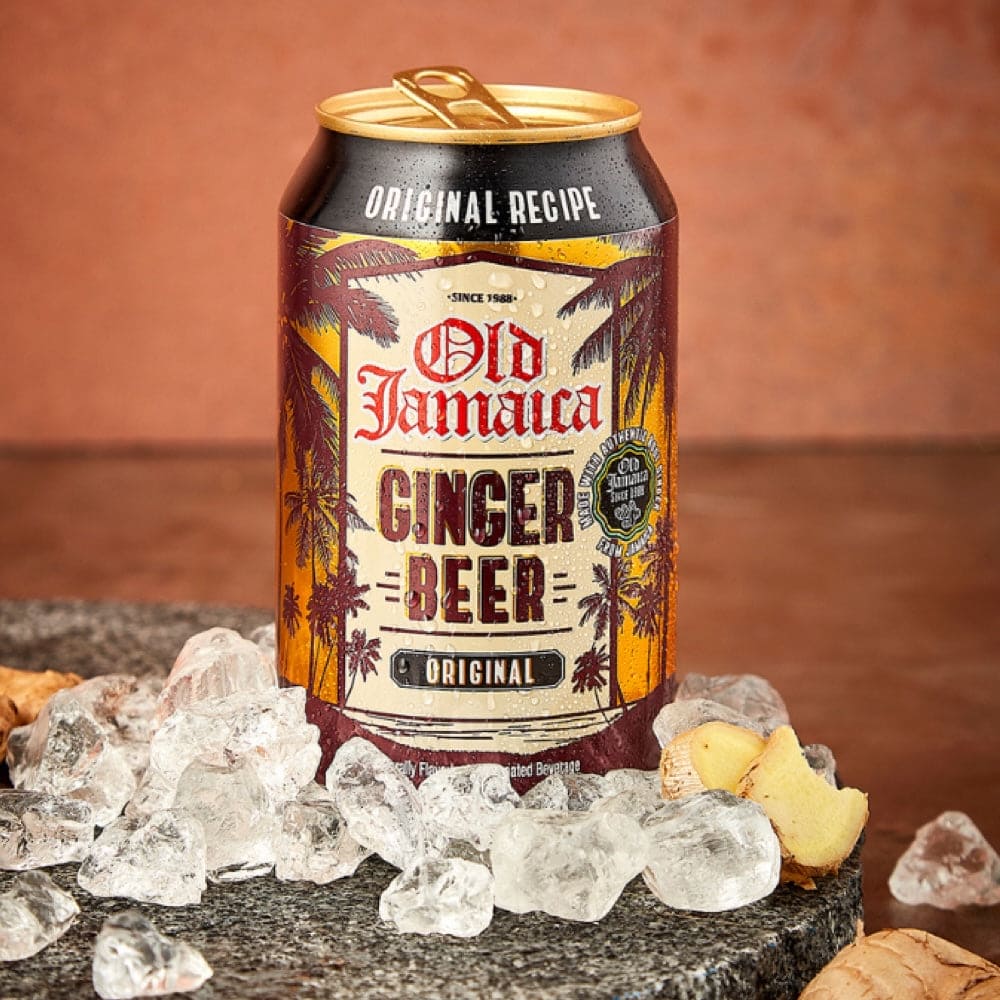 Old Jamaica Ginger Beer dåse, ingefærøl med krydret smag, perfekt til cocktails eller som forfriskning